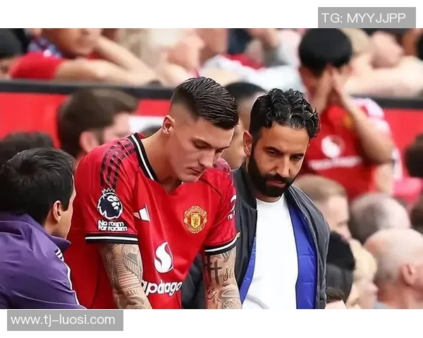 曼联官方确认新援加盟!砸3.5亿签约英超最大牌中场,球迷狂欢庆祝