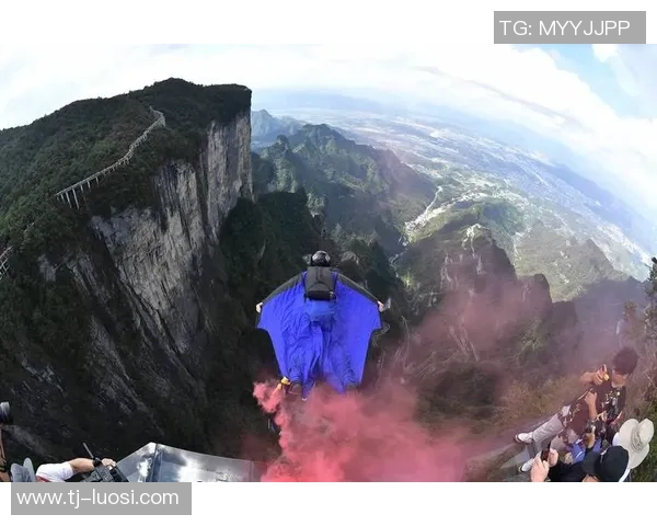 翼装飞行的危险性分析及其死亡率探讨与安全措施建议