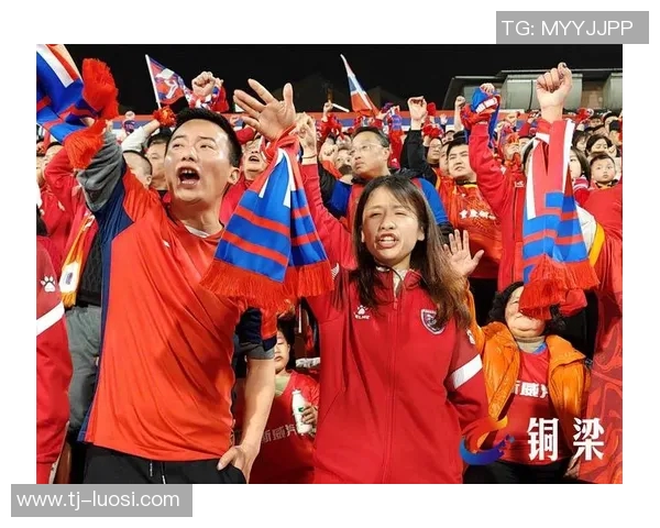女球迷激情解说足球比赛直播展现独特视角与魅力引发热烈讨论