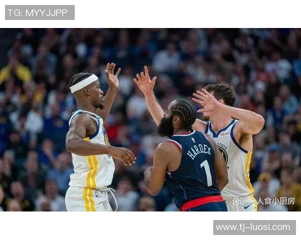 勇士与快船激战正酣24日直播精彩对决不容错过